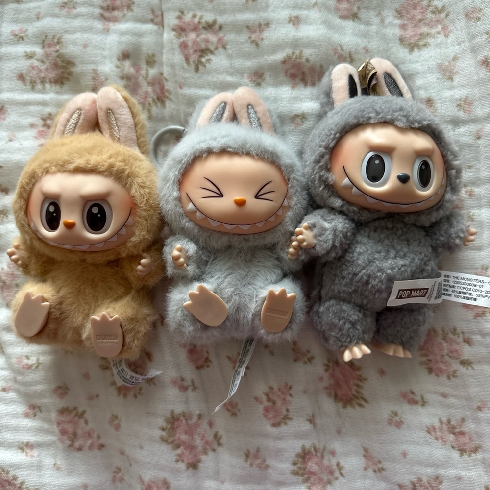 Various Labubu Have a Seat & Exciting Macaron (Baba, Hehe, Sesame Bean)